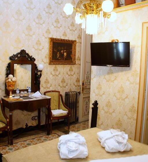 اتاق لوکس, Sitges Royal Rooms