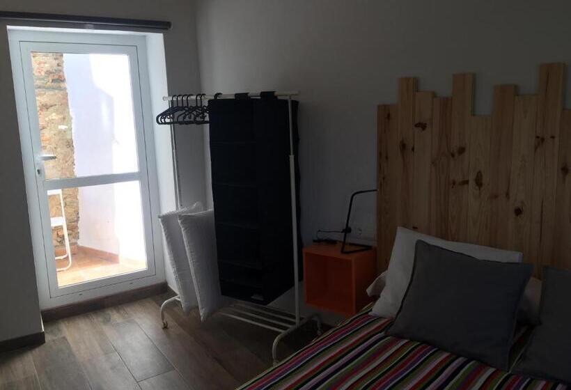 استودیوی استاندارد, Hostel Cañaveral