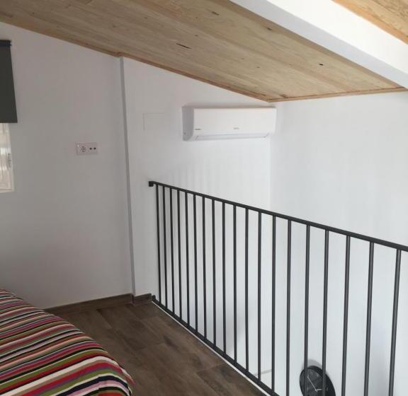 استودیوی استاندارد, Hostel Cañaveral