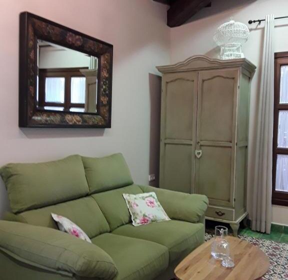 اتاق لوکس, Azalea Playa