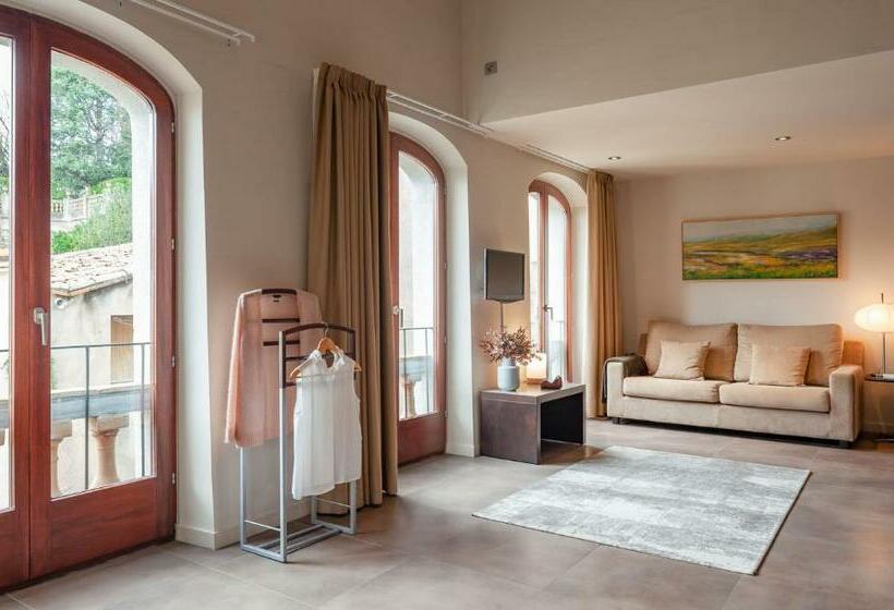 سوییت, Casa Marcial