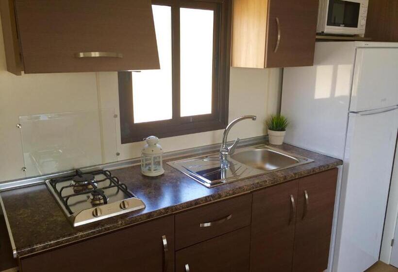 标准平房, Complejo Hostelero La Fuente