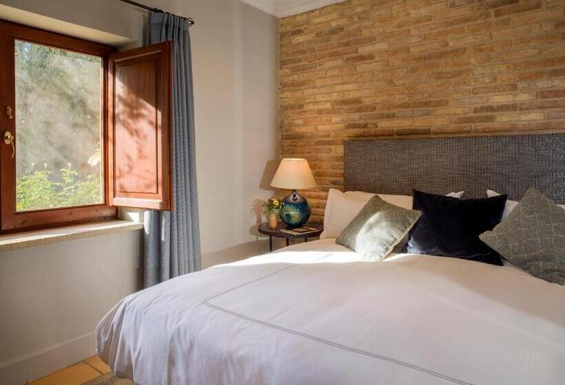سوییت جونیور, La Torre Del Visco   Relais & Châteaux