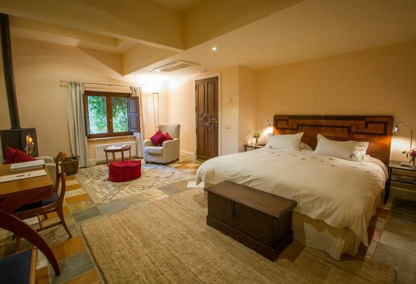 سوییت جونیور, La Torre Del Visco   Relais & Châteaux