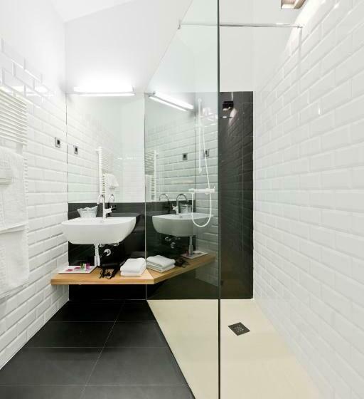 اتاق لوکس, Las Casas De Pandreula