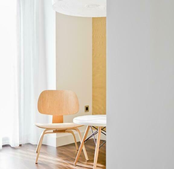 اتاق لوکس, Las Casas De Pandreula