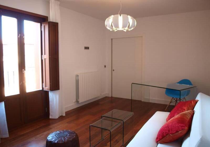 سوییت جونیور با بالکن, Las Casas De Pandreula