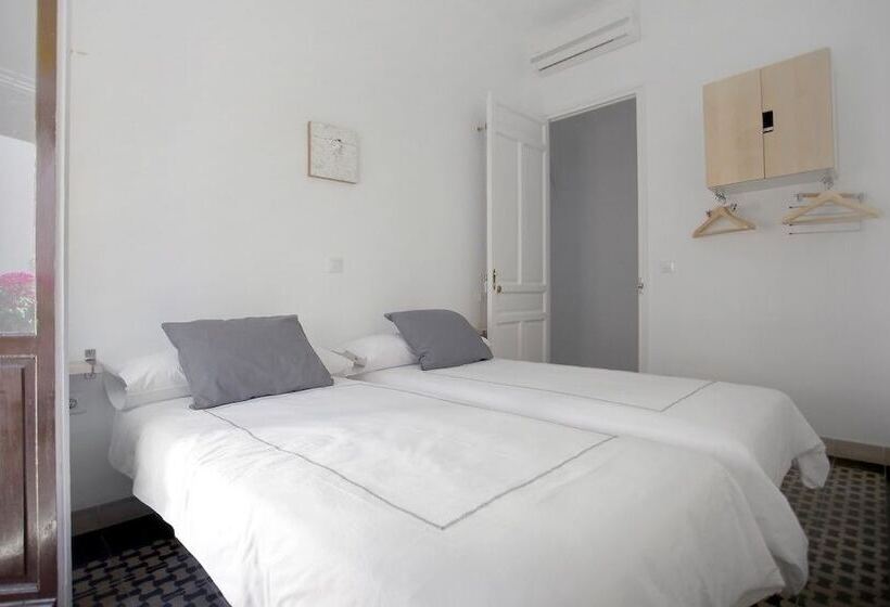 اتاق استاندارد با سرویس بهداشتی مشترک, Cordoba Bed And Be Hostel