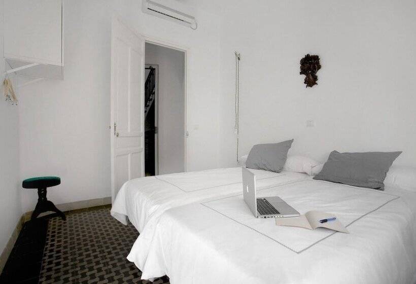 اتاق استاندارد با سرویس بهداشتی مشترک, Cordoba Bed And Be Hostel