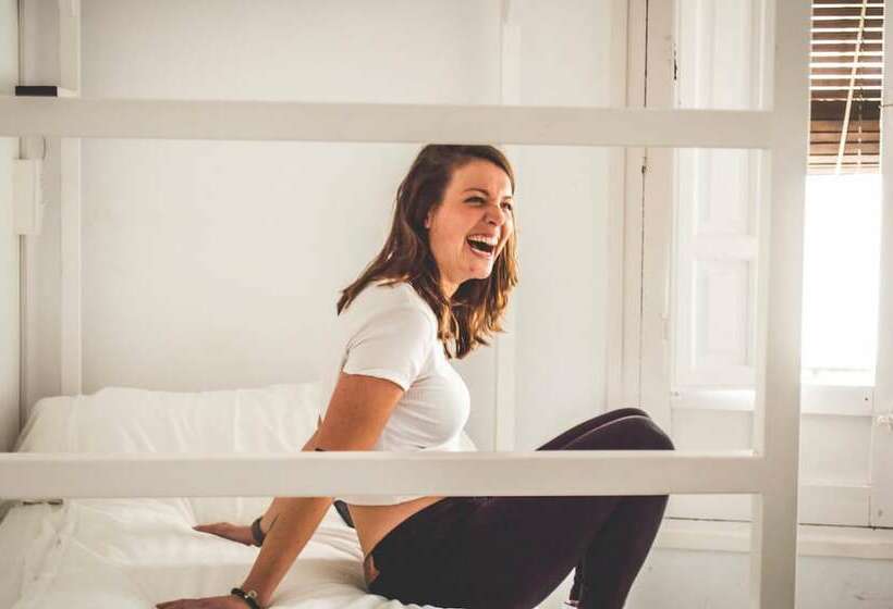 Bed in Shared Room with Shared Bathroom, Cordoba Bed And Be Hostel