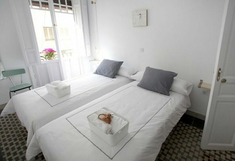 اتاق استاندارد با سرویس بهداشتی مشترک, Cordoba Bed And Be Hostel