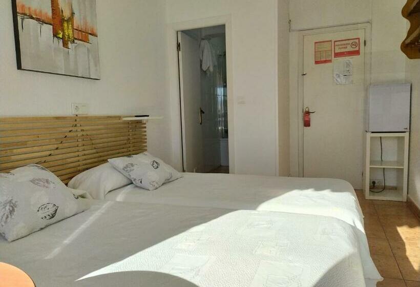 スタンダードルーム, Hostal Lucy