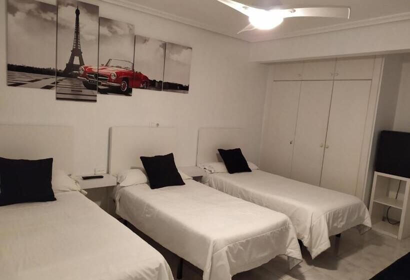 スタンダード４人部屋, Hostal Lucy