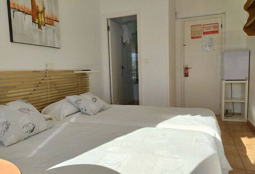 スタンダードルーム, Hostal Lucy