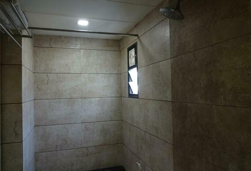 اتاق لوکس, Bait Inn