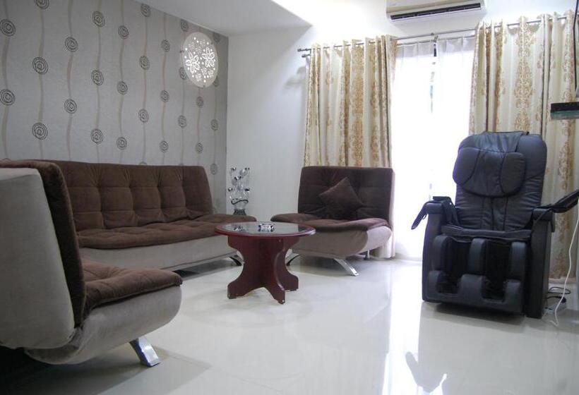 سوییت خانوادگی, Krishna Inn