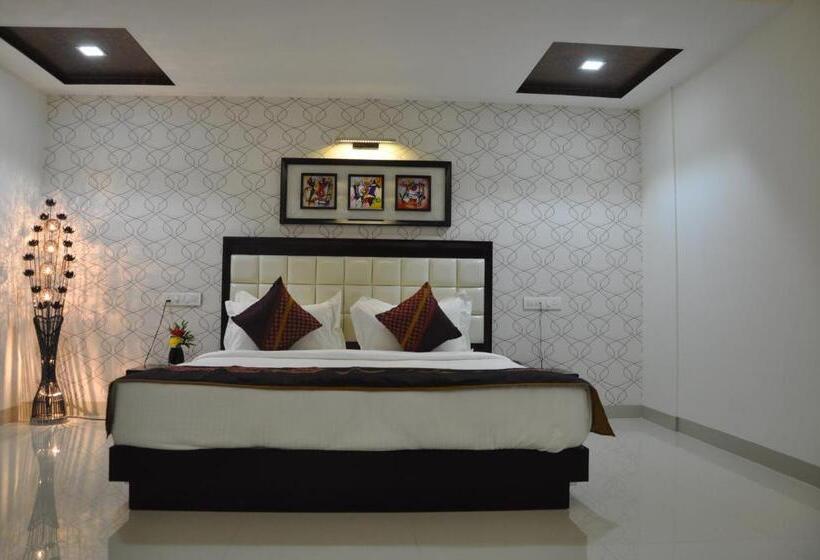 سوییت خانوادگی, Krishna Inn