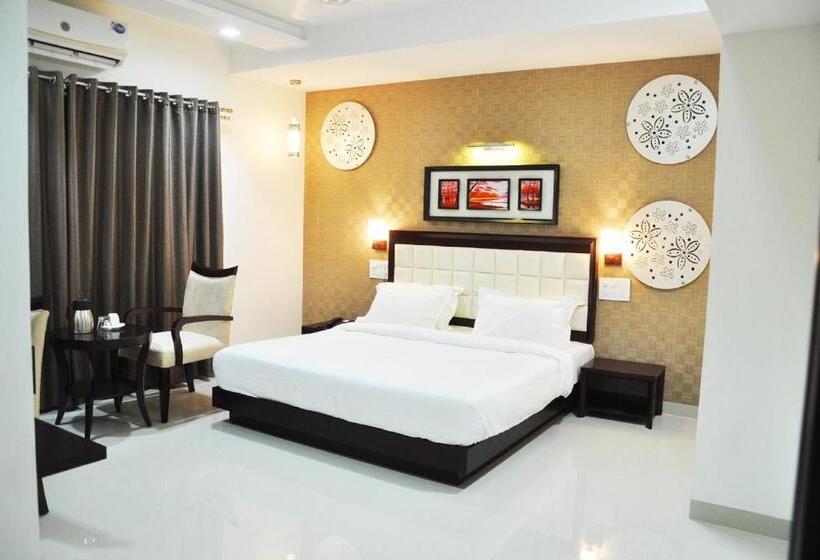 اتاق سوپریور با تخت بزرگ, Krishna Inn