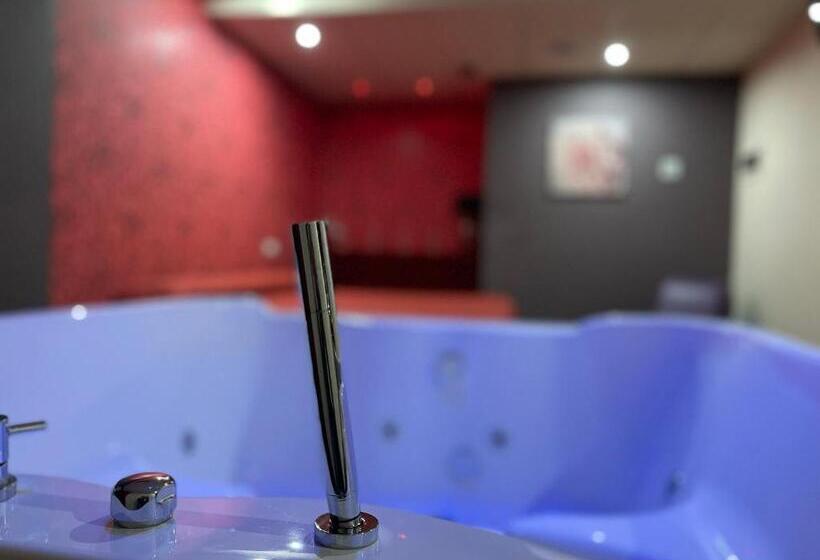 سوئیت با تخت بزرگ, Motel Los Abedules