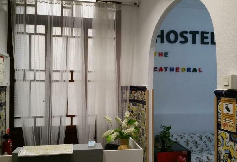 Ortak Banyolu Standart Oda, The Cathedral Hostel