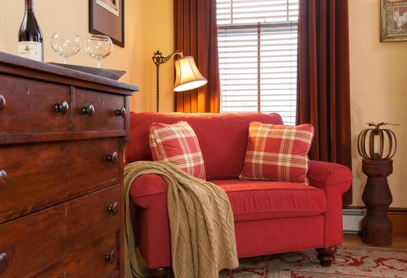 اتاق لوکس, Lang House On Main Street Bed & Breakfast