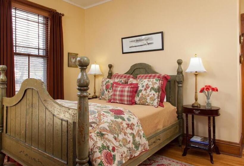 اتاق لوکس, Lang House On Main Street Bed & Breakfast