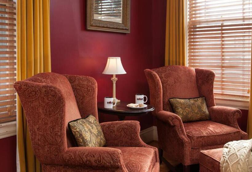 اتاق لوکس با تخت بزرگ, Lang House On Main Street Bed & Breakfast