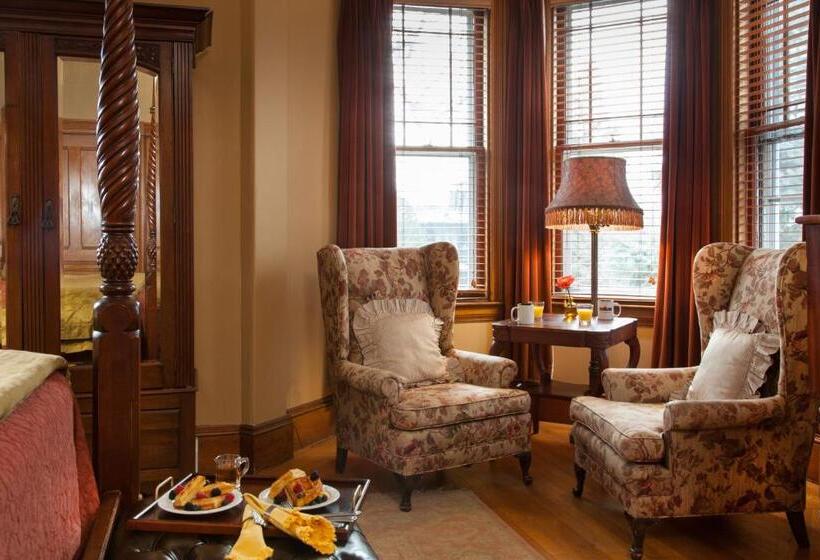 اتاق سوپریور با تخت بزرگ, Lang House On Main Street Bed & Breakfast