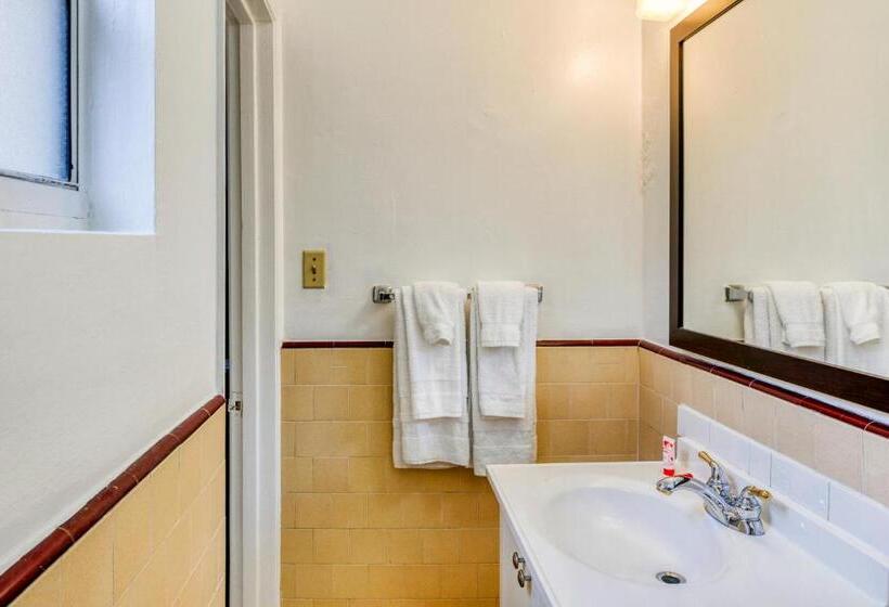 اتاق استاندارد, Gateway Motel