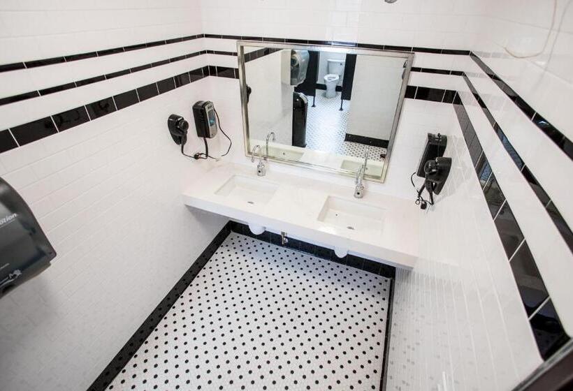 Standard Room Shared Bathroom, American
