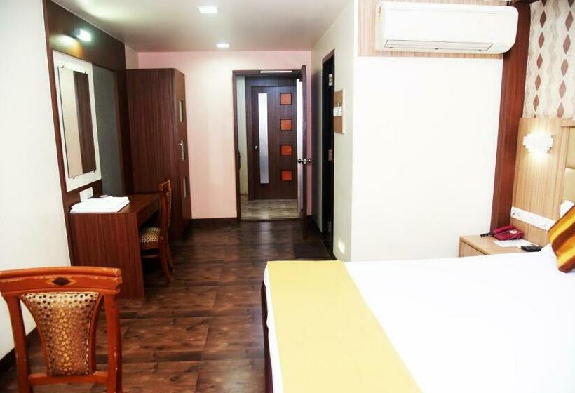 اتاق لوکس, Indiana Inn