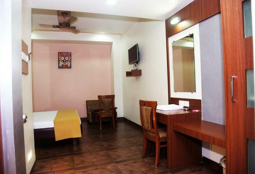اتاق لوکس, Indiana Inn