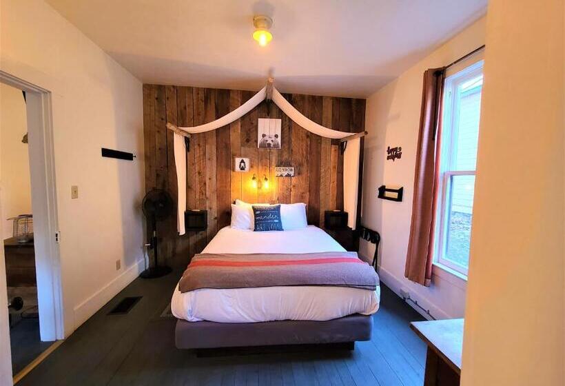 اتاق خانوادگی, Mrs. Anderson's Lodging