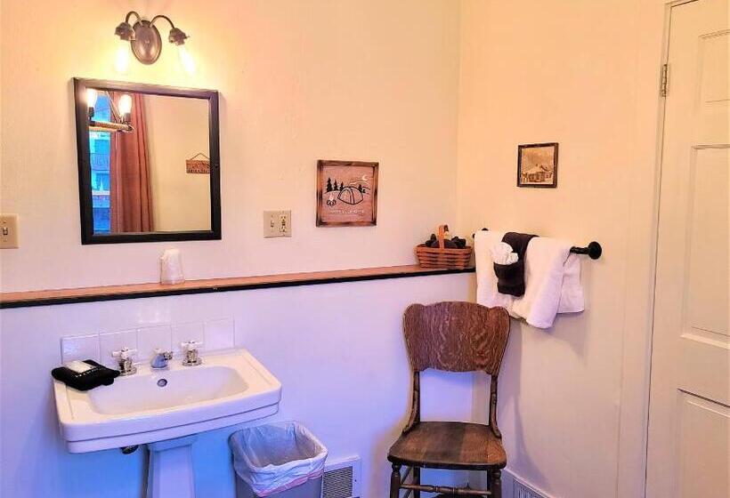 اتاق استاندارد با سرویس بهداشتی مشترک, Mrs. Anderson's Lodging