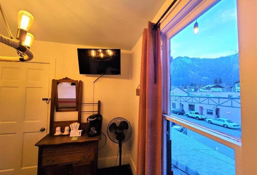 اتاق استاندارد با سرویس بهداشتی مشترک, Mrs. Anderson's Lodging