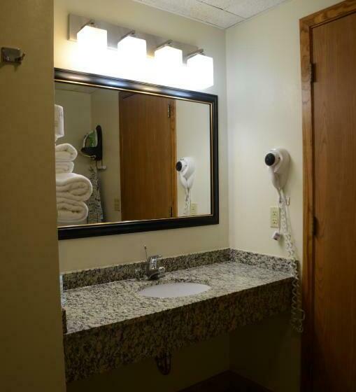اتاق استاندارد با تخت بزرگ, North Star Hotel Pictured Rocks