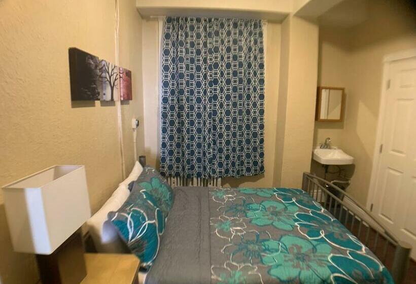اتاق استاندارد, Orange Village Hostel