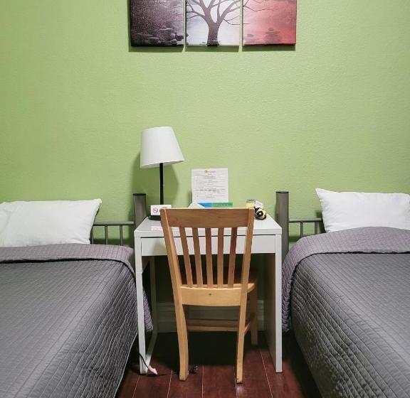 اتاق استاندارد با سرویس بهداشتی مشترک, Orange Village Hostel