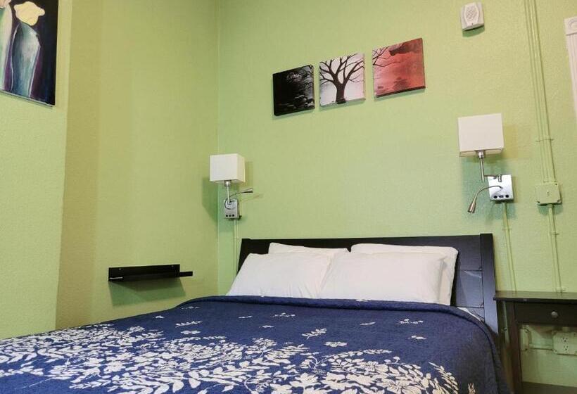 اتاق لوکس, Orange Village Hostel