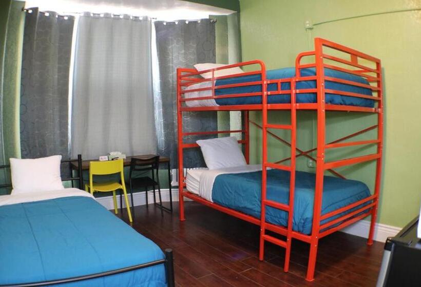 اتاق استاندارد سه نفره, Orange Village Hostel