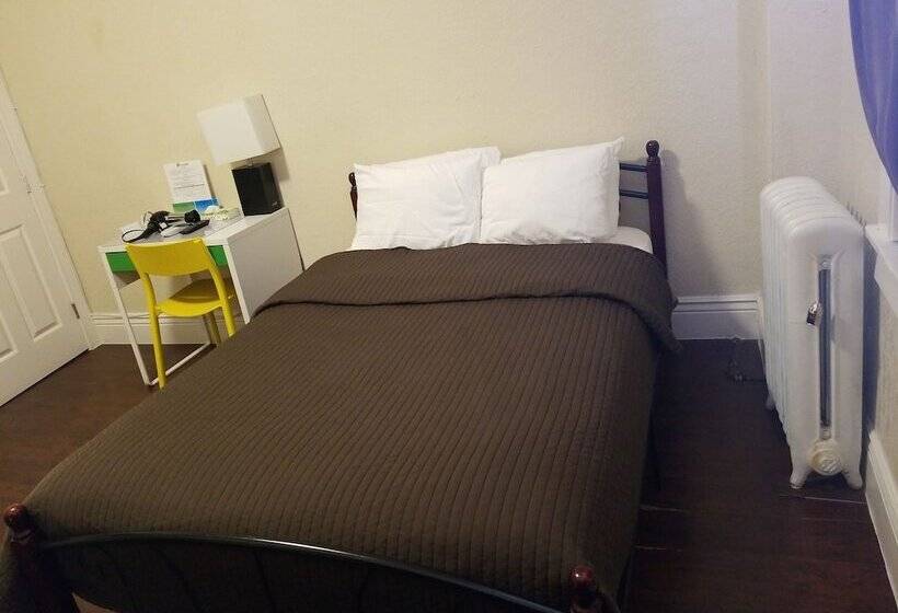 تختخواب در اتاق مشترک, Orange Village Hostel