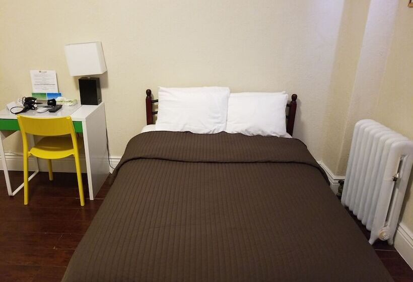 تختخواب در اتاق مشترک, Orange Village Hostel