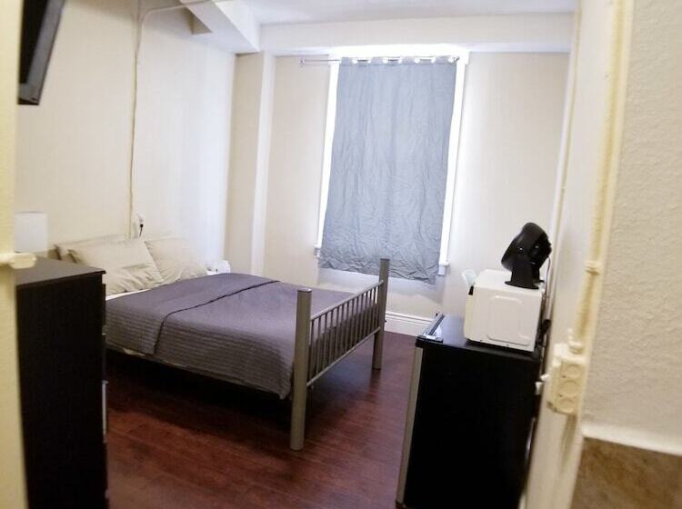 تختخواب در اتاق مشترک, Orange Village Hostel