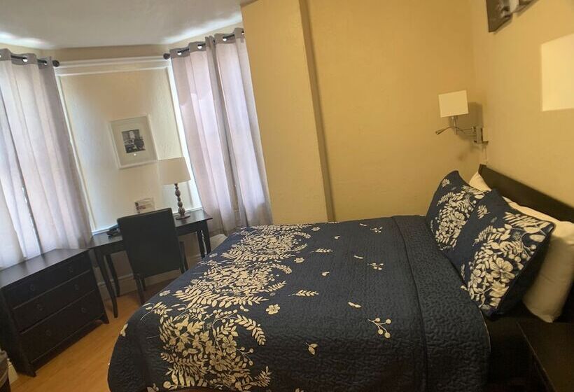 اتاق لوکس, Orange Village Hostel