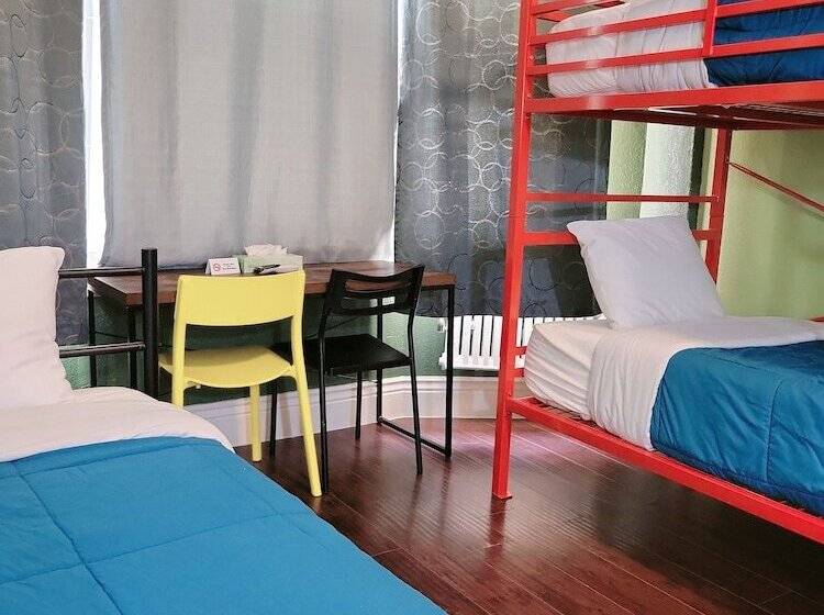اتاق استاندارد سه نفره, Orange Village Hostel
