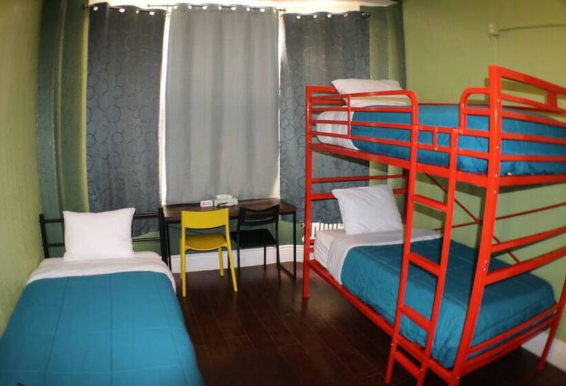 اتاق استاندارد سه نفره, Orange Village Hostel