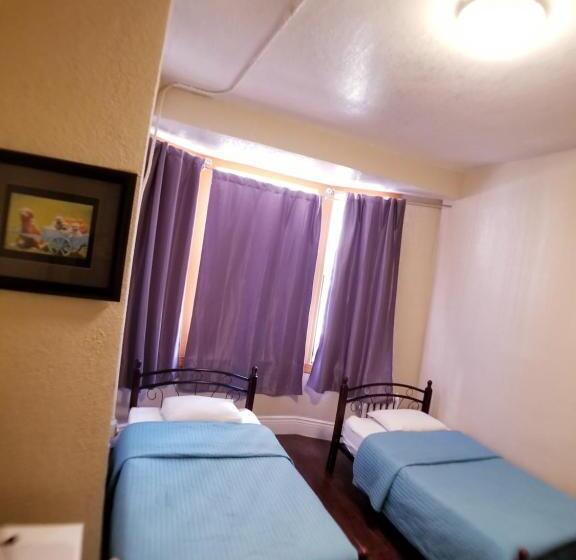 اتاق استاندارد, Orange Village Hostel
