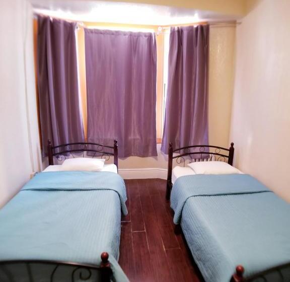 اتاق استاندارد, Orange Village Hostel