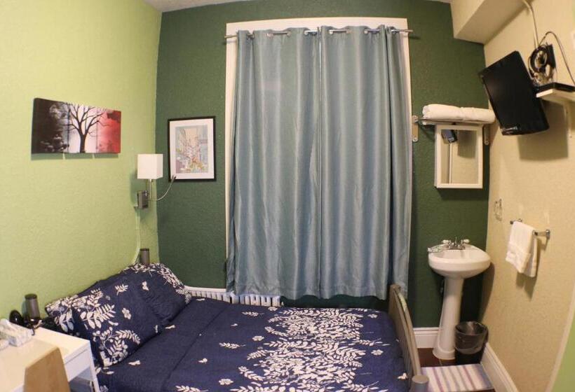 اتاق استاندارد با سرویس بهداشتی مشترک, Orange Village Hostel