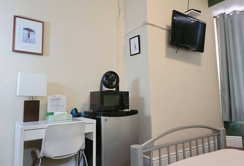 اتاق استاندارد, Orange Village Hostel